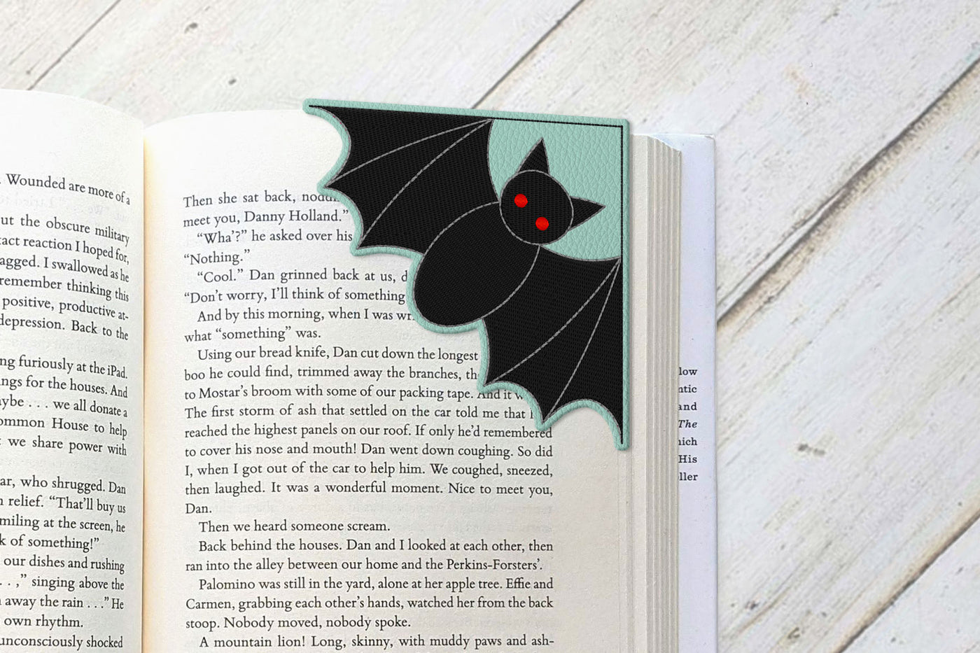 Bat Corner Bookmark ITH Applique Embroidery File