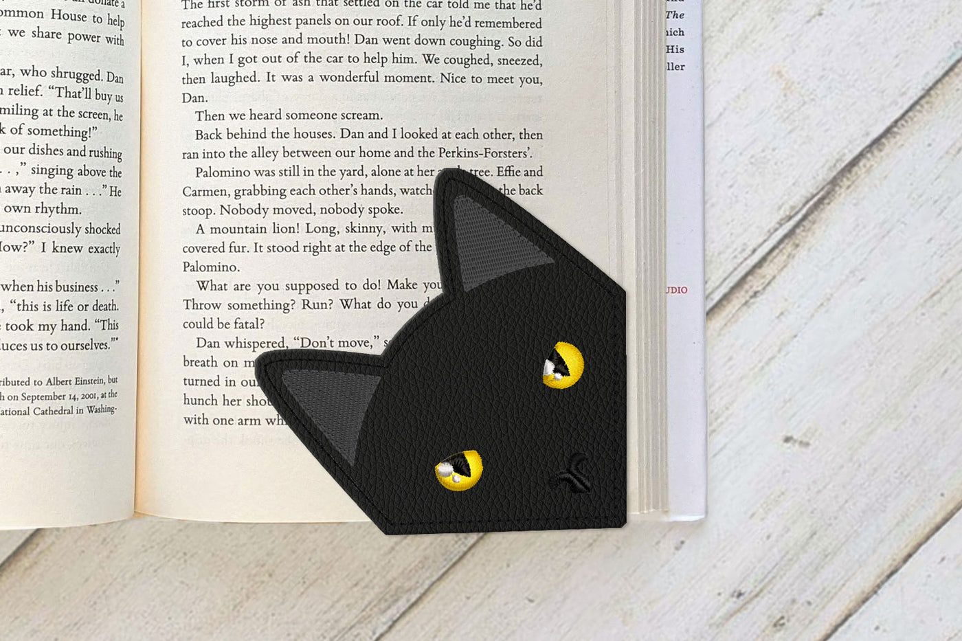 Realistic Cat Face Corner Bookmark ITH Applique Embroidery File