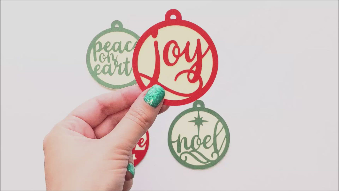 Product demo video for round holiday word gift tags