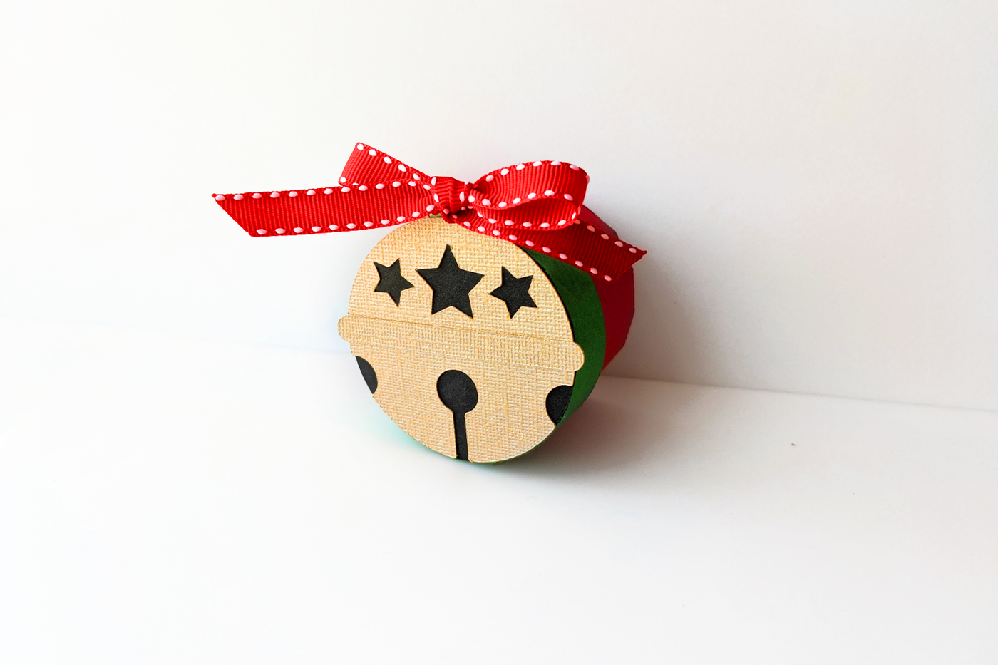 Round sleigh bell gift box SVG design