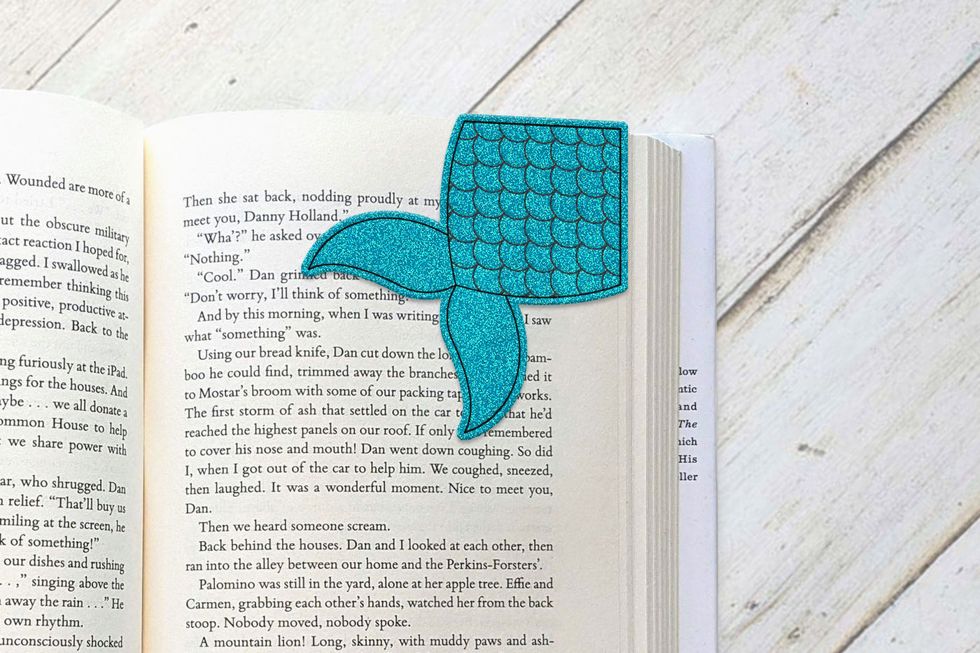 Mermaid tail corner bookmark ITH in the hoop embroidery design file