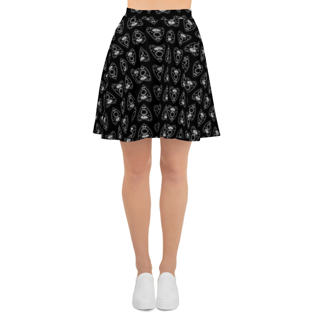 Skater skirt in black with white planchette pattern