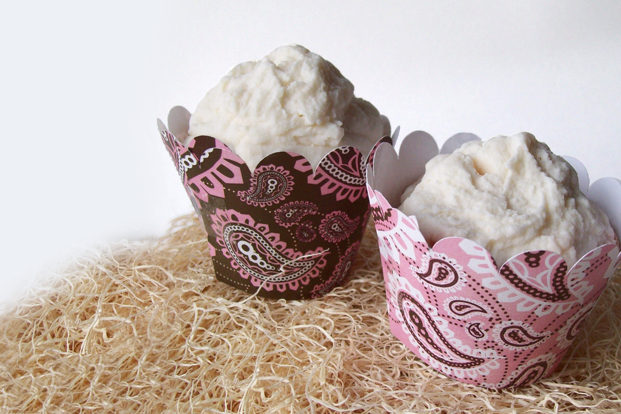 Scallop top cupcake wrappers