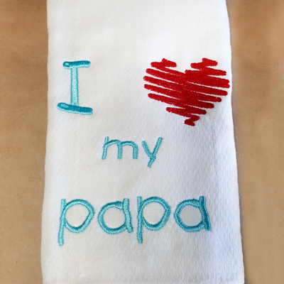 Embroidered design that says "I heart my papa."